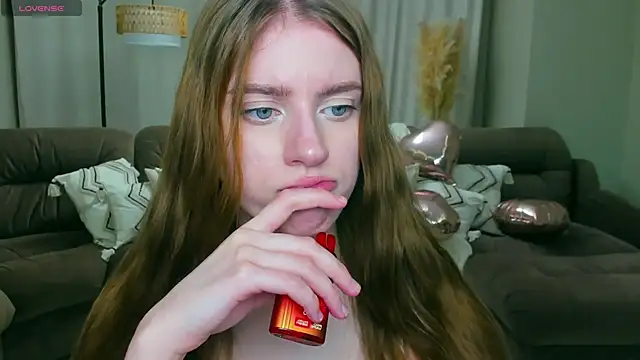 Erica_Kiss: απευθείας συνομιλία ΧΧΧ