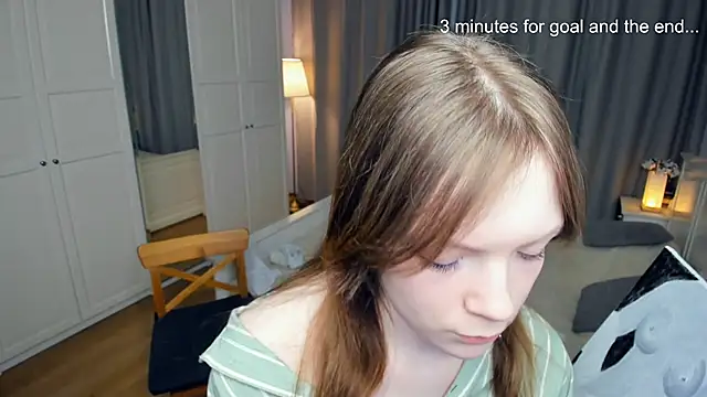 XXX chat uživo modela LavenderMitten