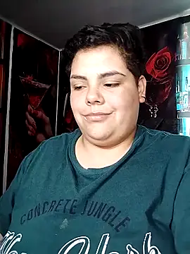 Hailey_Curvy élő XXX-chatje