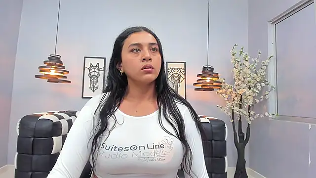 Lunaa_Abril élő XXX-chatje