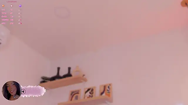 Chat +18 de Emely_Deluxe ao vivo