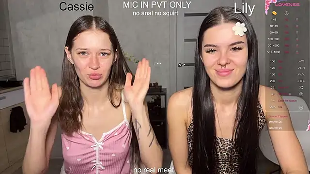 girls_secrets 即時 XXX 聊天