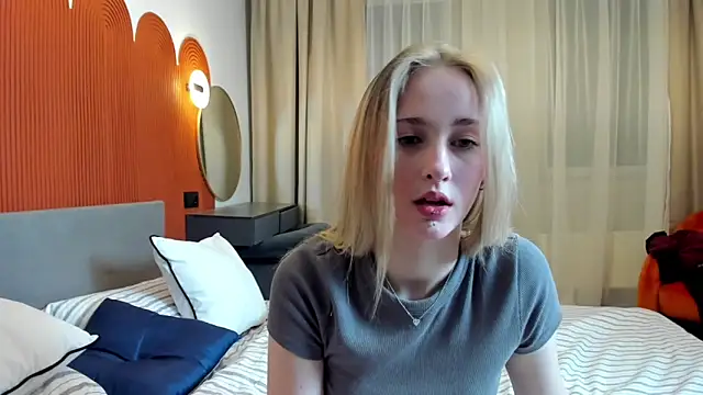 TraceeRebollar Chat XXX in diretta