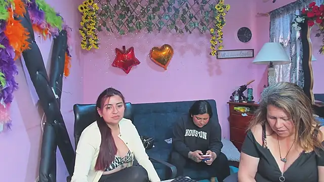 Chat +18 de lesbiancuple ao vivo