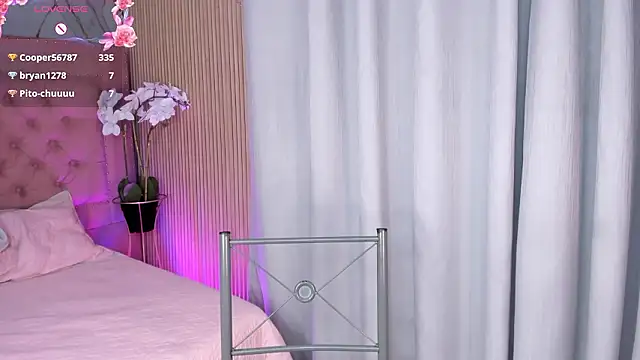 rosett_kio Adlı Modelin Canlı XXX Sohbeti