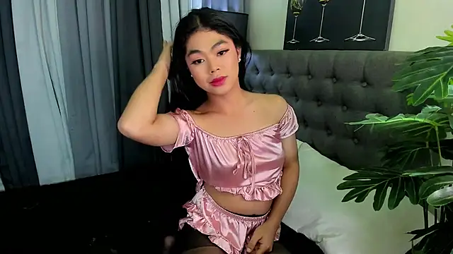 AsianHugecockAnna Show in webcam