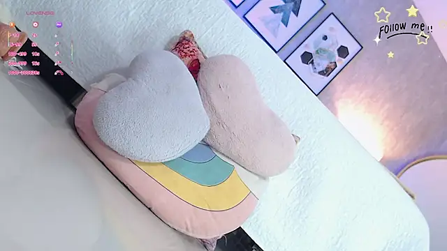 adara_le élő XXX-chatje