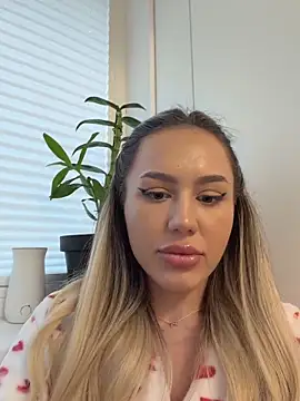 alisa_w Adlı Modelin Canlı XXX Sohbeti