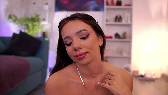 Aisha_Bee Webcam show