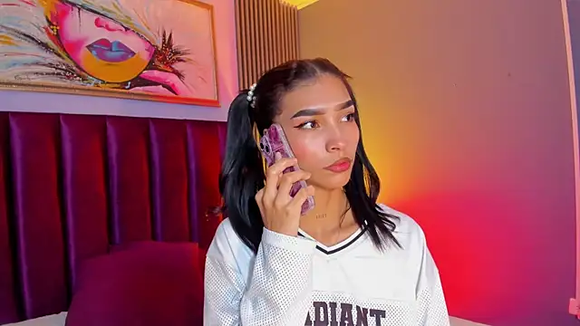 Chat +18 de LauraAristizabal ao vivo