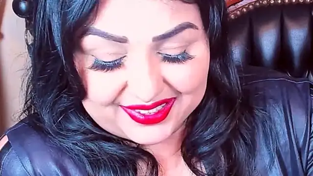 XXX chat uživo modela SelenaNoctis