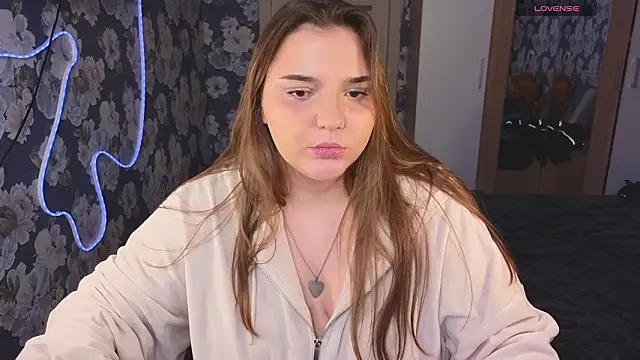 Chat +18 de _momiji_ ao vivo