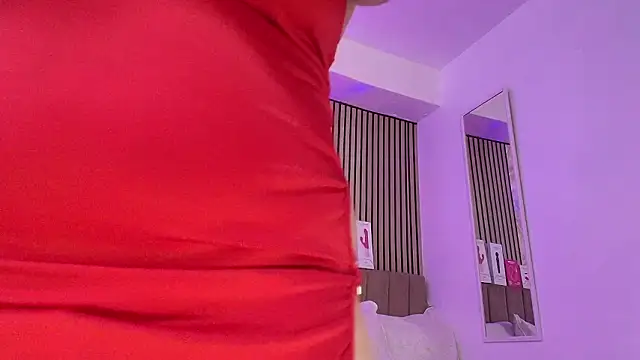 JuliRamirez 即時 XXX 聊天