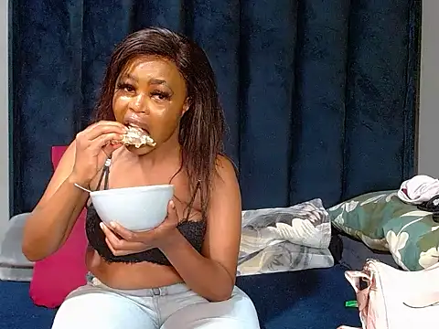 SpicyKitty33 – Naživo XXX chat