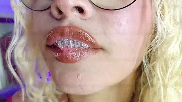 แชท XXX สดของ Haelycute