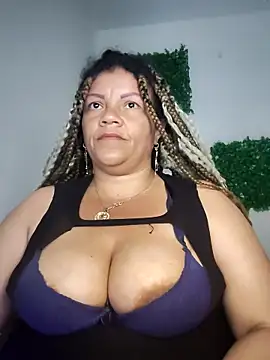 Eva_Luxei Adlı Modelin Canlı XXX Sohbeti