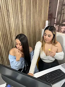 โชว์เว็บแคมของ Antonella_Julieta