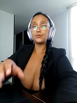 Esmeralda333 라이브 XXX 채팅