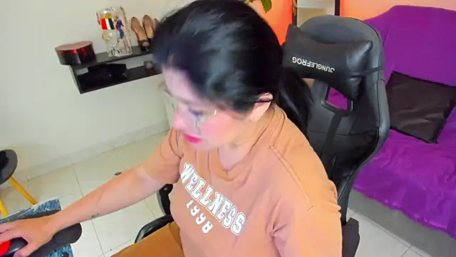 BellaFlaming ল  াইভ XXX চ্যাট