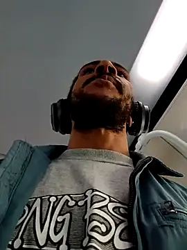 Chat +18 de Mikaaa97 ao vivo