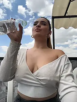 Živý XXX chat Antonella_Julieta