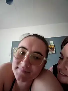 AndHerXO webkamerás műsora