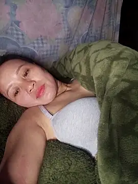 Piu_18 在線直播表演