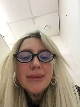 Chiibi's Webcam Show