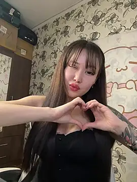 XXX chat uživo modela YukiiTYAN