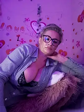 LunaBlaise 现场XXX聊天