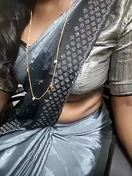 Show modela Tamilmallu-duskygirl03 na web-kameri