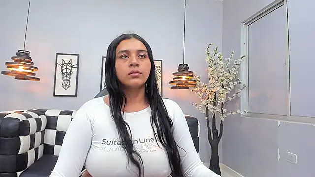 Lunaa_AbrilのライブXXXチャット