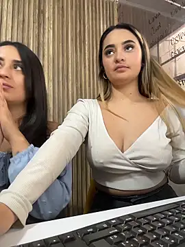 Pokazy przed kamerką – Antonella_Julieta