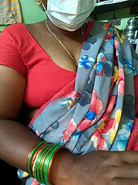 Chat XXX en directo de Tamilselviroja-