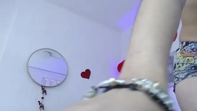 CarolineAikos Chat XXX in diretta