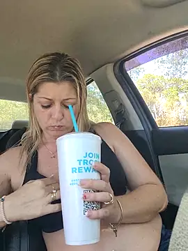 NikkiBlisssのライブXXXチャット