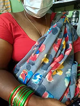 Tamilselviroja- 现场XXX聊天