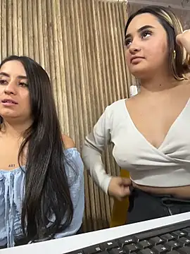 Chat XXX en directo de Antonella_Julieta