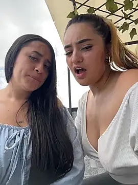 Antonella_Julieta – Naživo XXX chat