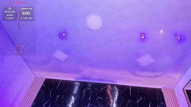 BustyGlow élő XXX-chatje