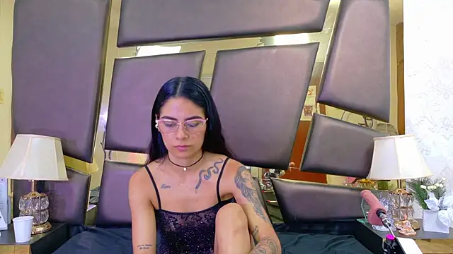 NicoleEsposito 即時 XXX 聊天