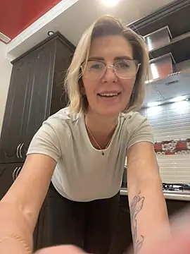 sensualEmiliaのライブXXXチャット