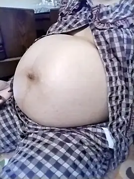 Aurora206: διαδικτυακό σόου στην κάμερα