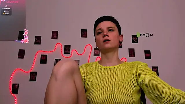 emi_fade élő XXX-chatje