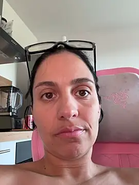 LaPetiteKim: απευθείας συνομιλία ΧΧΧ