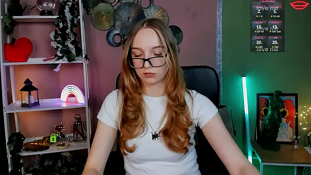 Chat +18 de rebecca_smile ao vivo