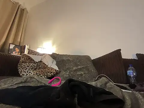 Chat +18 de babygirltiti ao vivo