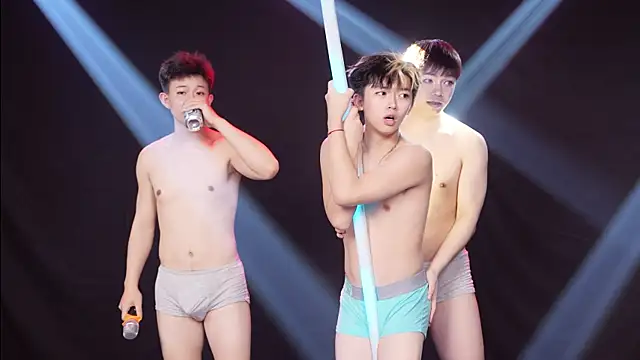 BTS-007 Adlı Modelin Canlı XXX Sohbeti