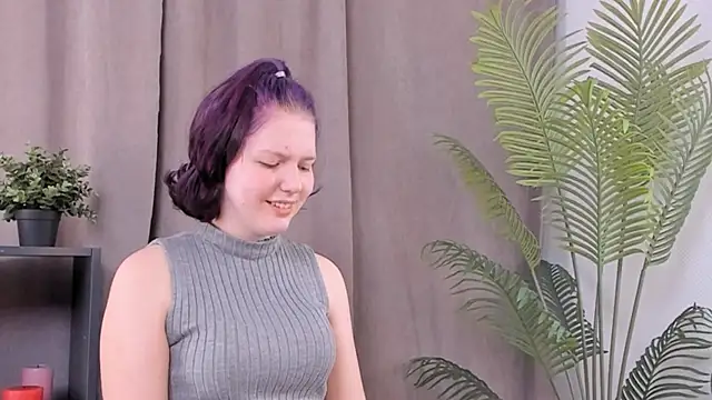 Show modela OllieLirette na web-kameri