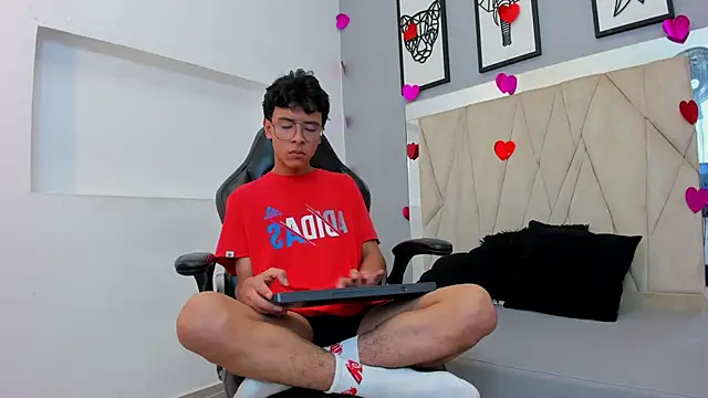 عرض كام adams_bobby